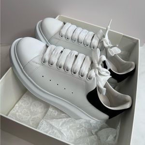 ❌SOLD❌ Alexander McQUEEN Women’s Oversized Sneaker in White/Black Size 37 1/2